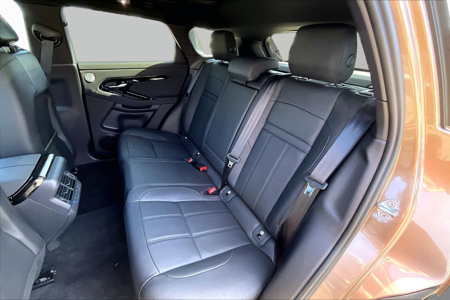 Used 2025 Land Rover Range Rover Evoque Dynamic SE AWD/4WD image 18