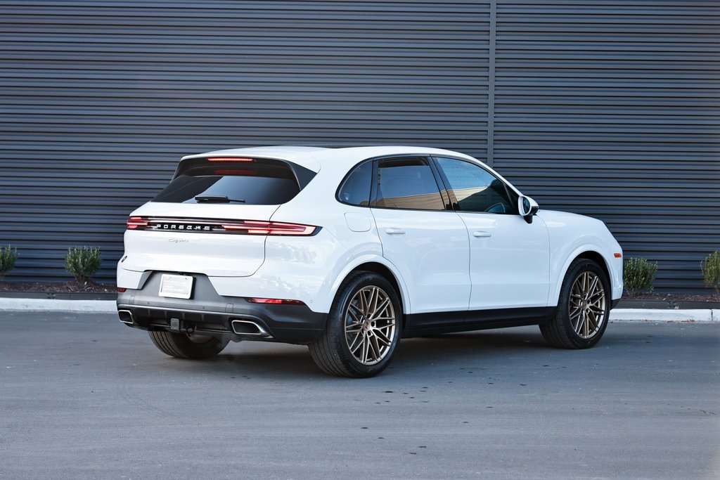Certified 2025 Porsche Cayenne w/ Premium Package Plus image 7