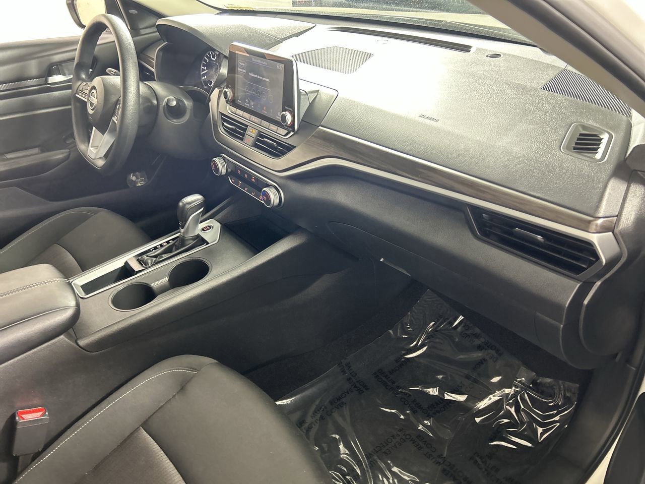 Used 2025 Nissan Altima 2.5 SV image 26