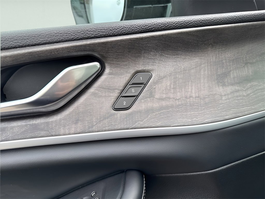 New 2025 Jeep Grand Cherokee Limited image 23