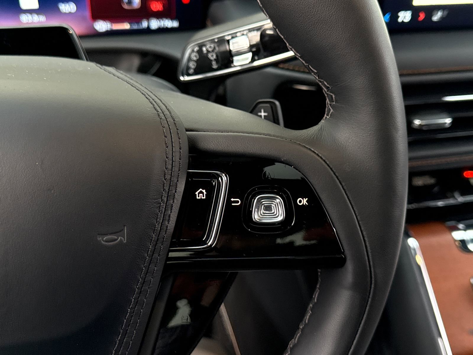 New 2025 Lincoln Aviator Black Label image 27