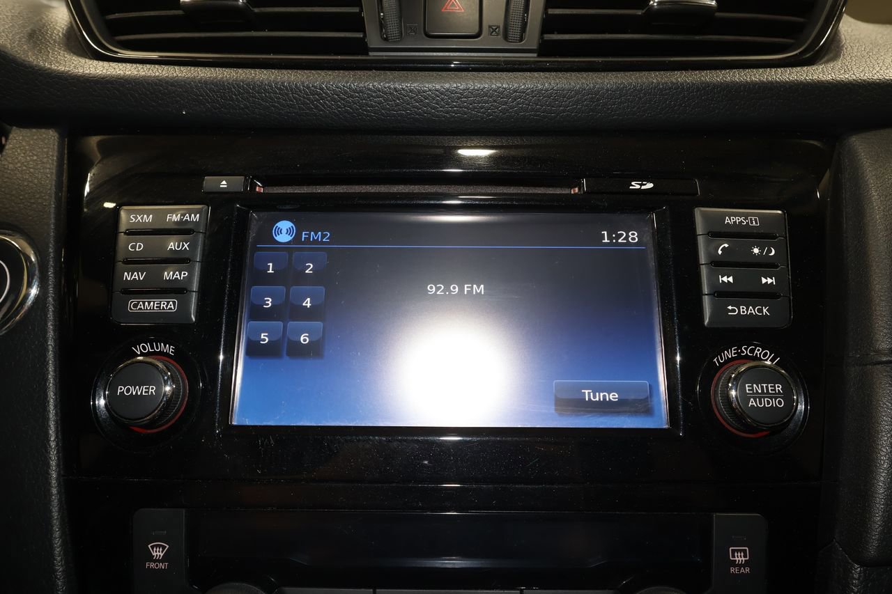 Used 2017 Nissan Rogue SV w/ SV Premium Package image 12