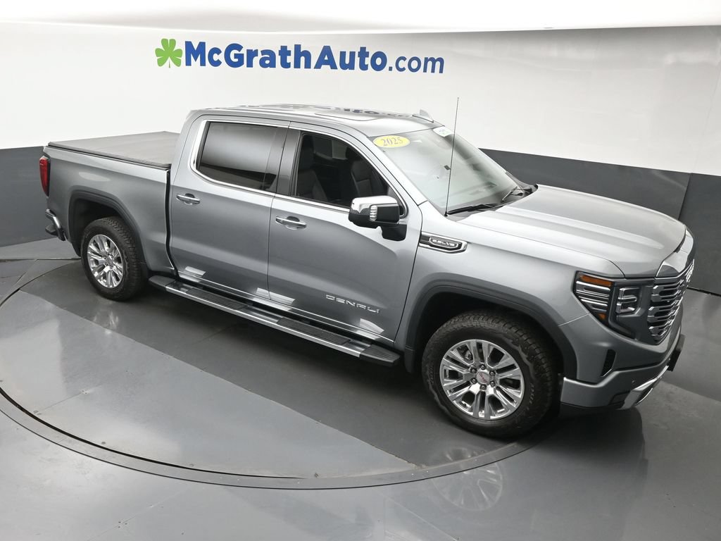 Used 2025 GMC Sierra 1500 Denali w/ Technology Package AWD/4WD image 3