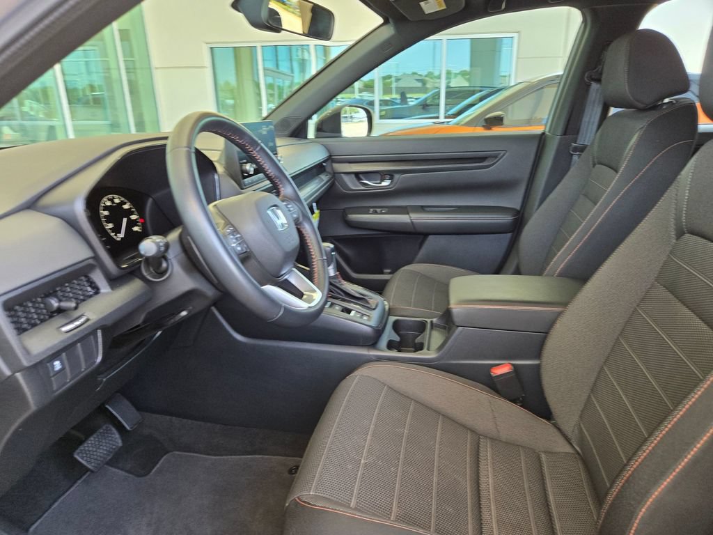 Used 2025 Honda CR-V Sport image 9