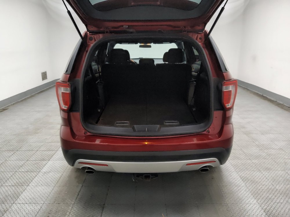Used 2017 Ford Explorer XLT AWD/4WD image 29