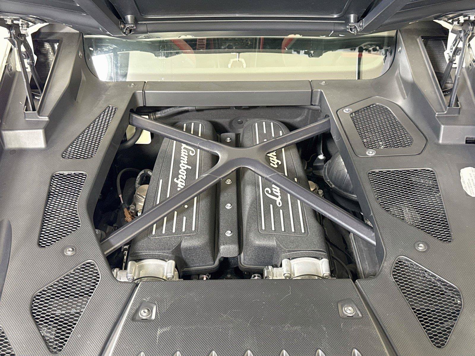 Used 2017 Lamborghini Huracan LP 580-2 RWD image 24