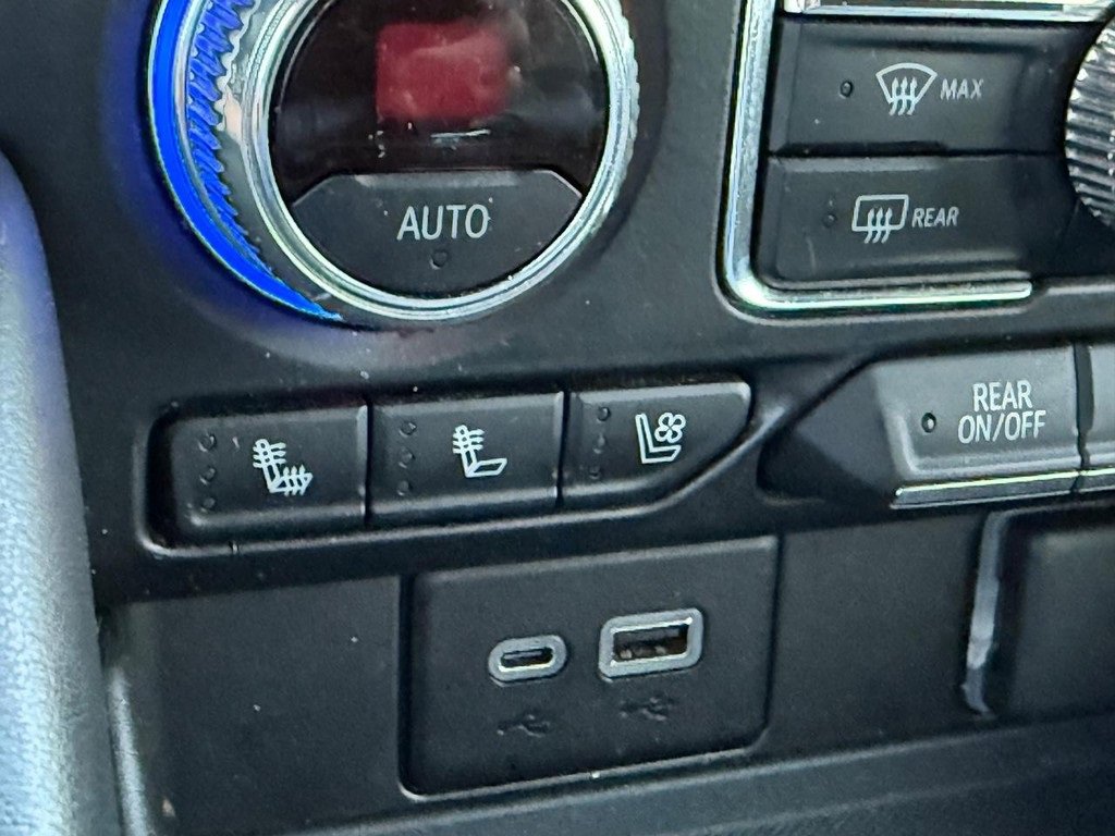 Used 2021 GMC Yukon SLT image 26