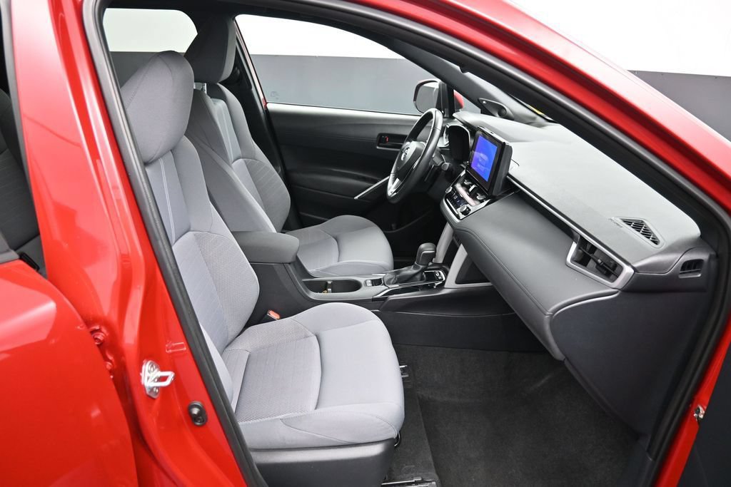Used 2024 Toyota Corolla Cross AWD Hybrid w/ Moonroof Package image 24