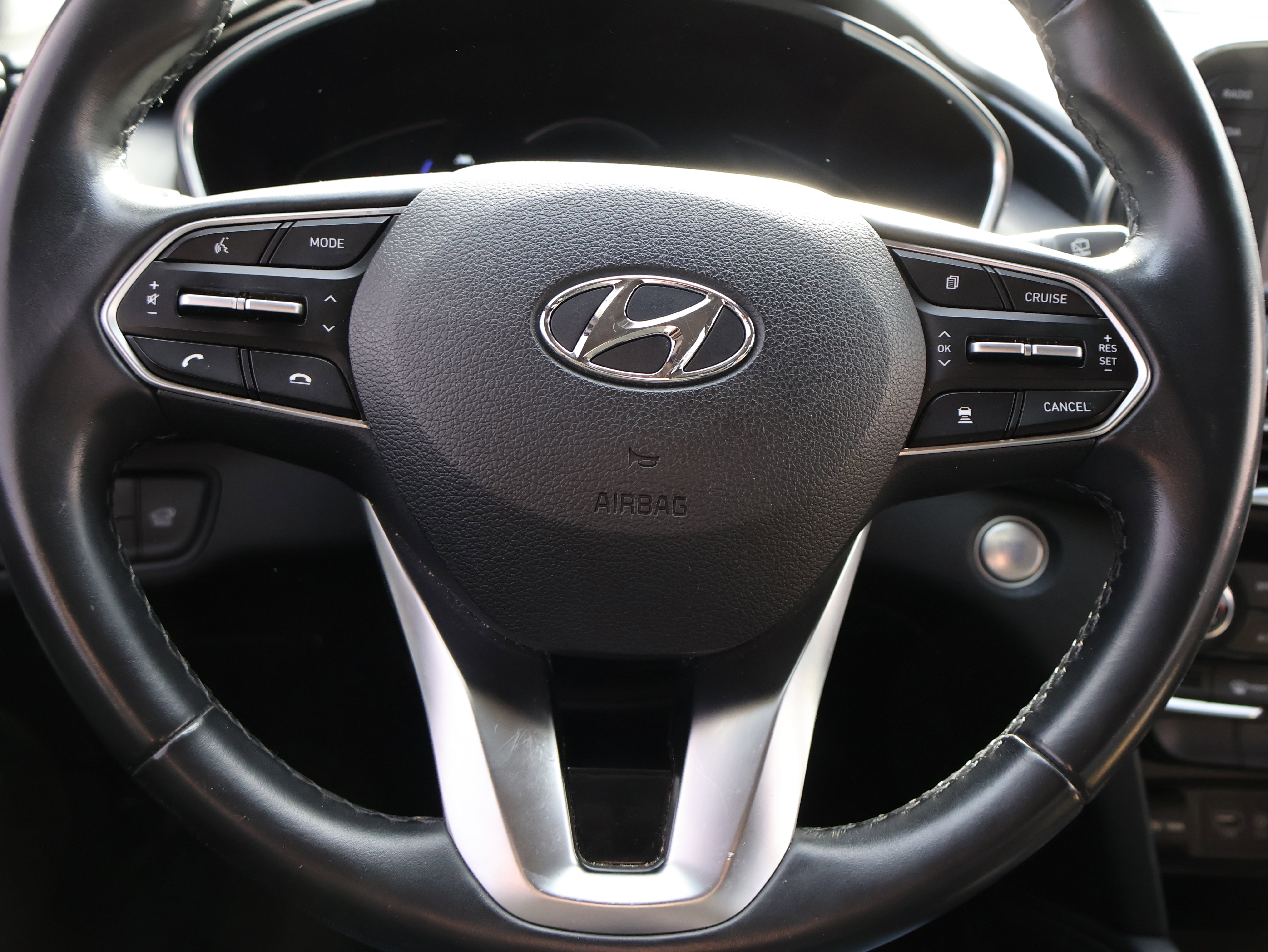 Used 2019 Hyundai Santa Fe Limited image 33