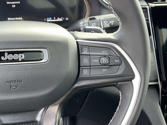 New 2025 Jeep Grand Cherokee Limited w/ Black Appearance Package AWD/4WD image 27