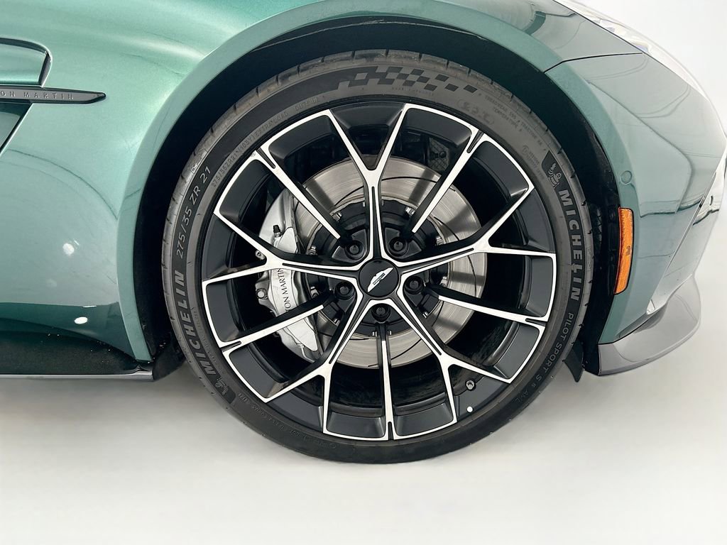 Used 2026 Aston Martin V8 Vantage Coupe RWD image 27