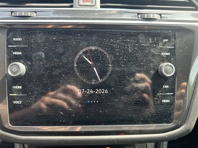 Used 2024 Volkswagen Tiguan SE AWD/4WD image 21