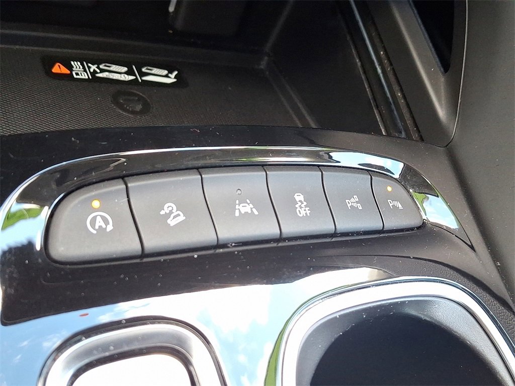 Used 2023 Buick Envision Avenir image 25