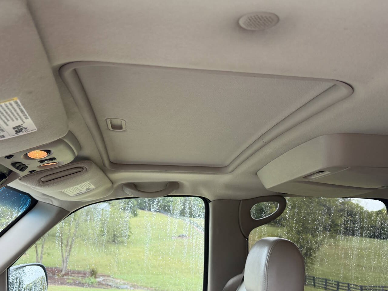 Used 2004 Chevrolet Suburban 2500 LT w/ Preferred Equipment Group AWD/4WD image 16