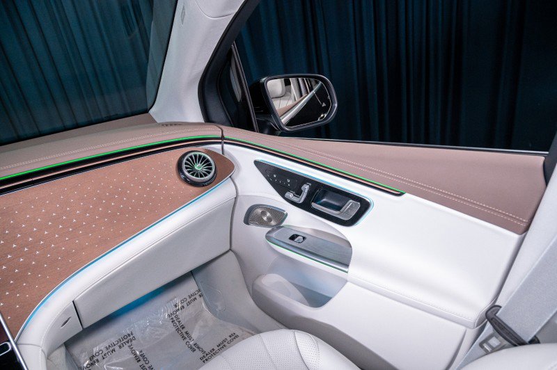 New 2026 Mercedes-Benz EQE 320 4MATIC SUV image 24