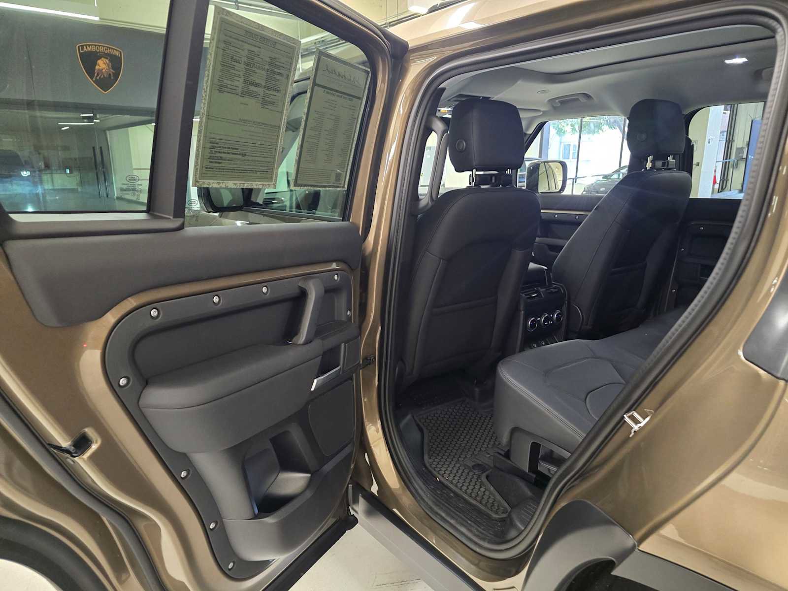 Used 2025 Land Rover Defender 130 S image 18