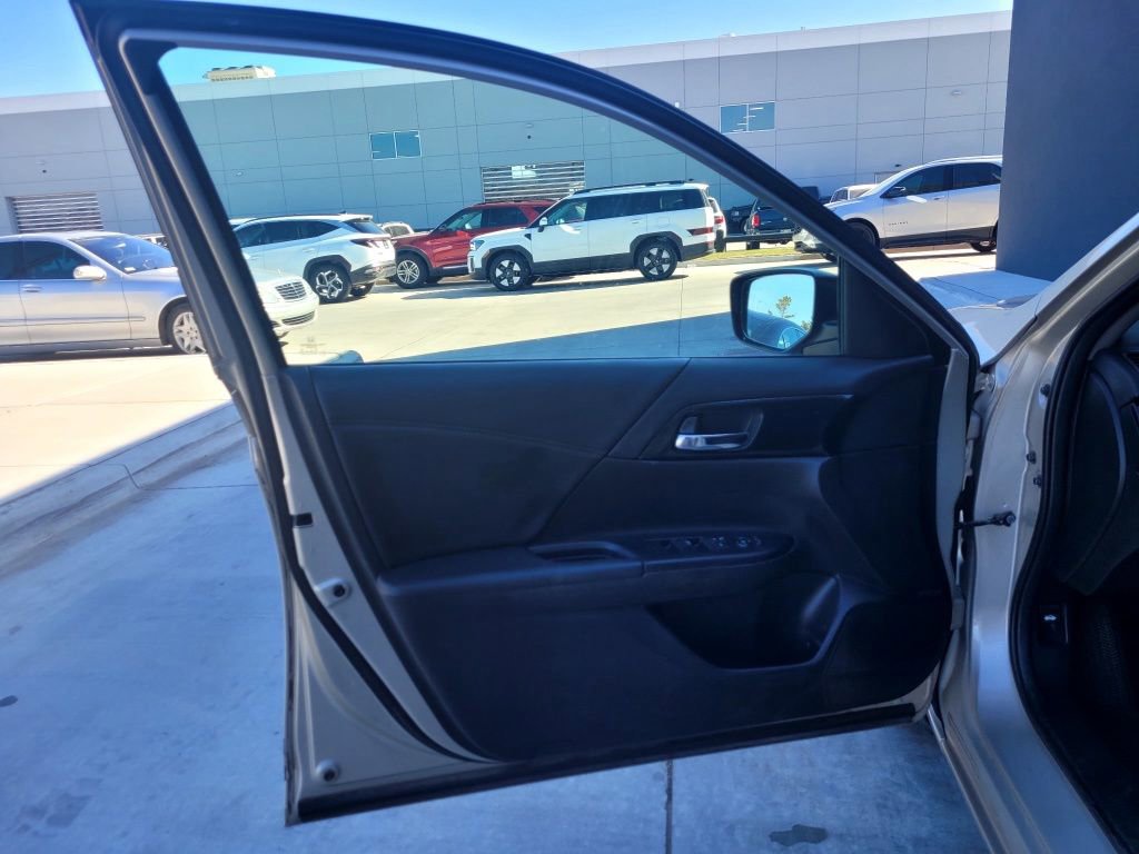 Used 2015 Honda Accord Sport image 7