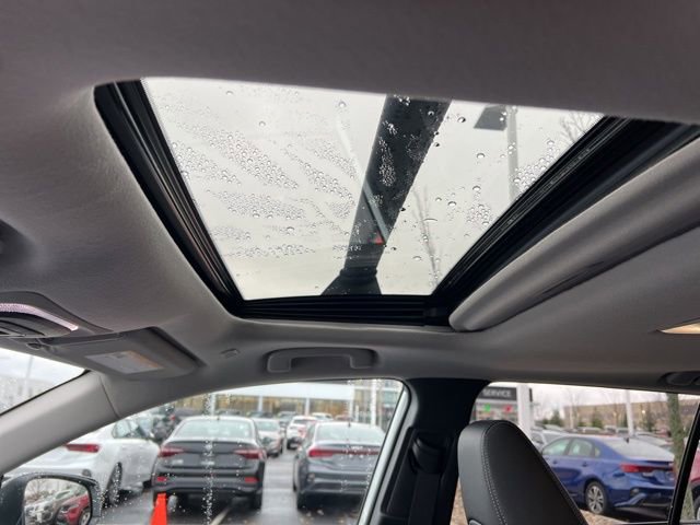 Used 2025 Toyota Corolla Cross XLE image 26