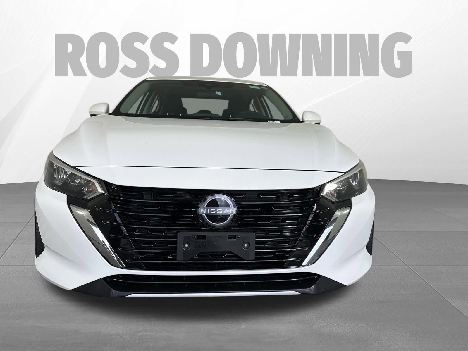 Used 2025 Nissan Sentra SV image 2