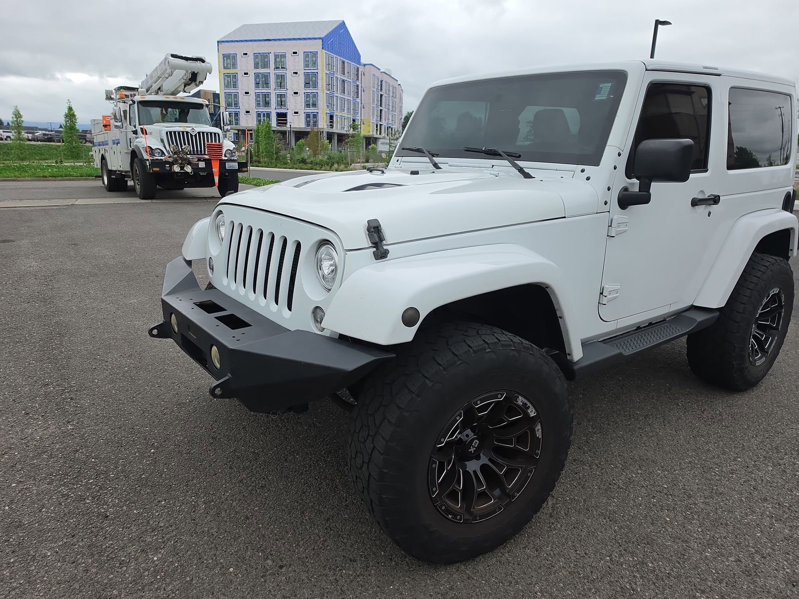 Used 2017 Jeep Wrangler Sahara w/ Dual Top Group AWD/4WD image 8