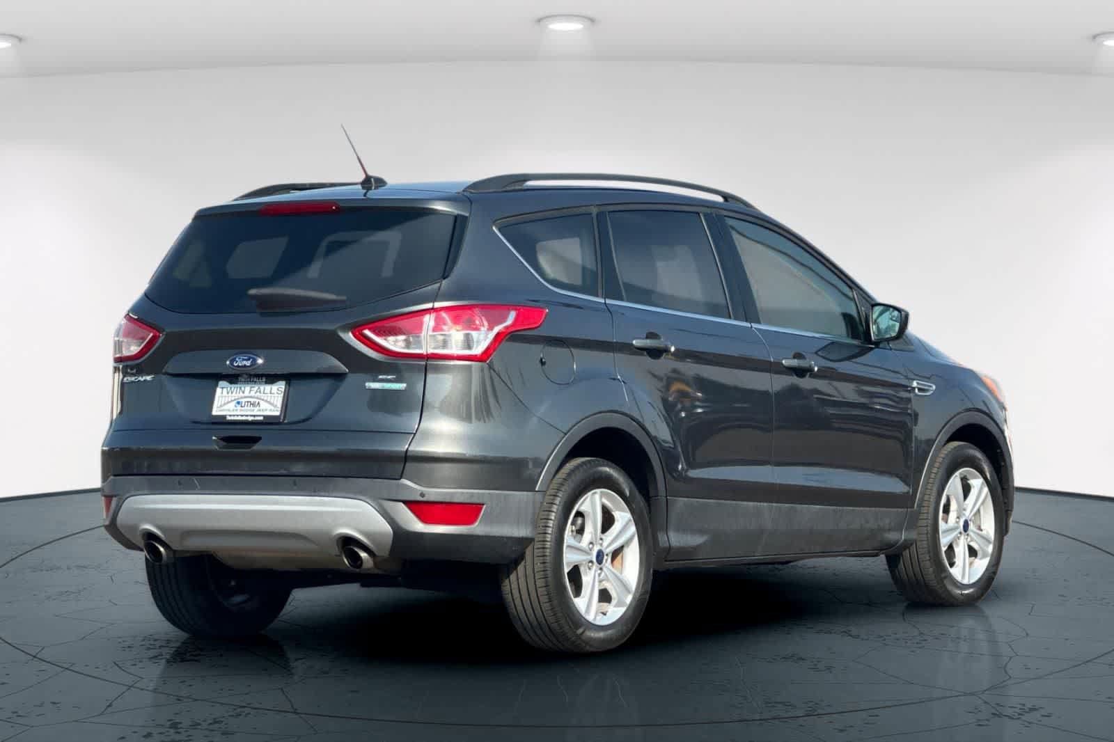Used 2016 Ford Escape SE w/ Equipment Group 201A FWD image 2