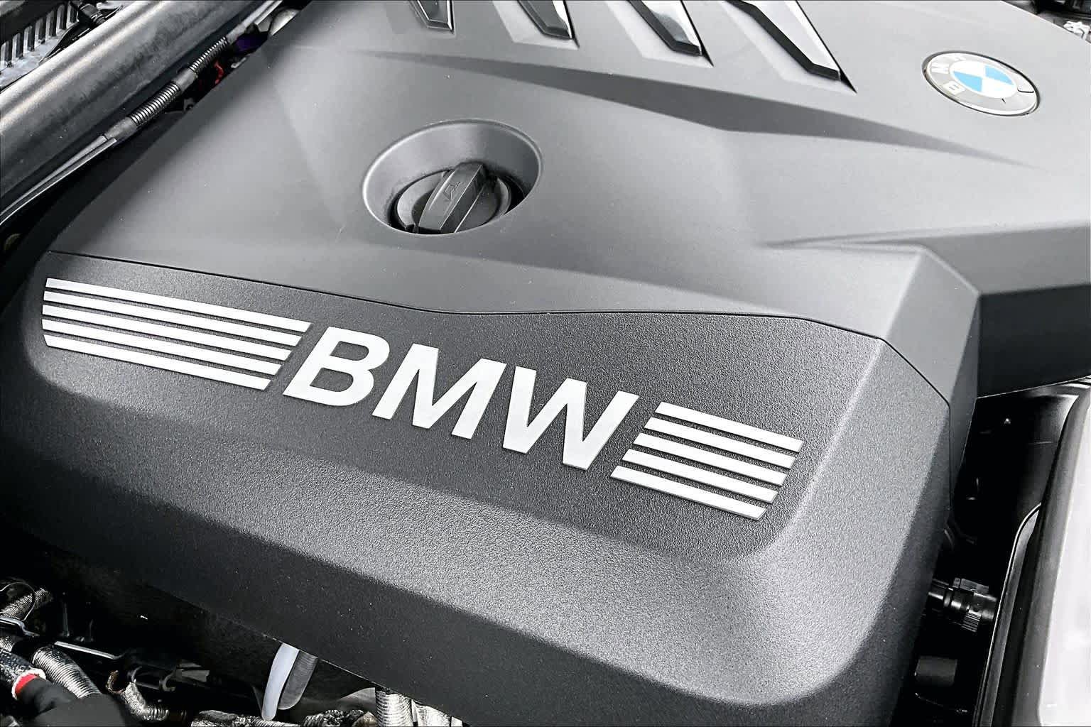 Certified 2025 BMW 330i Sedan RWD image 33