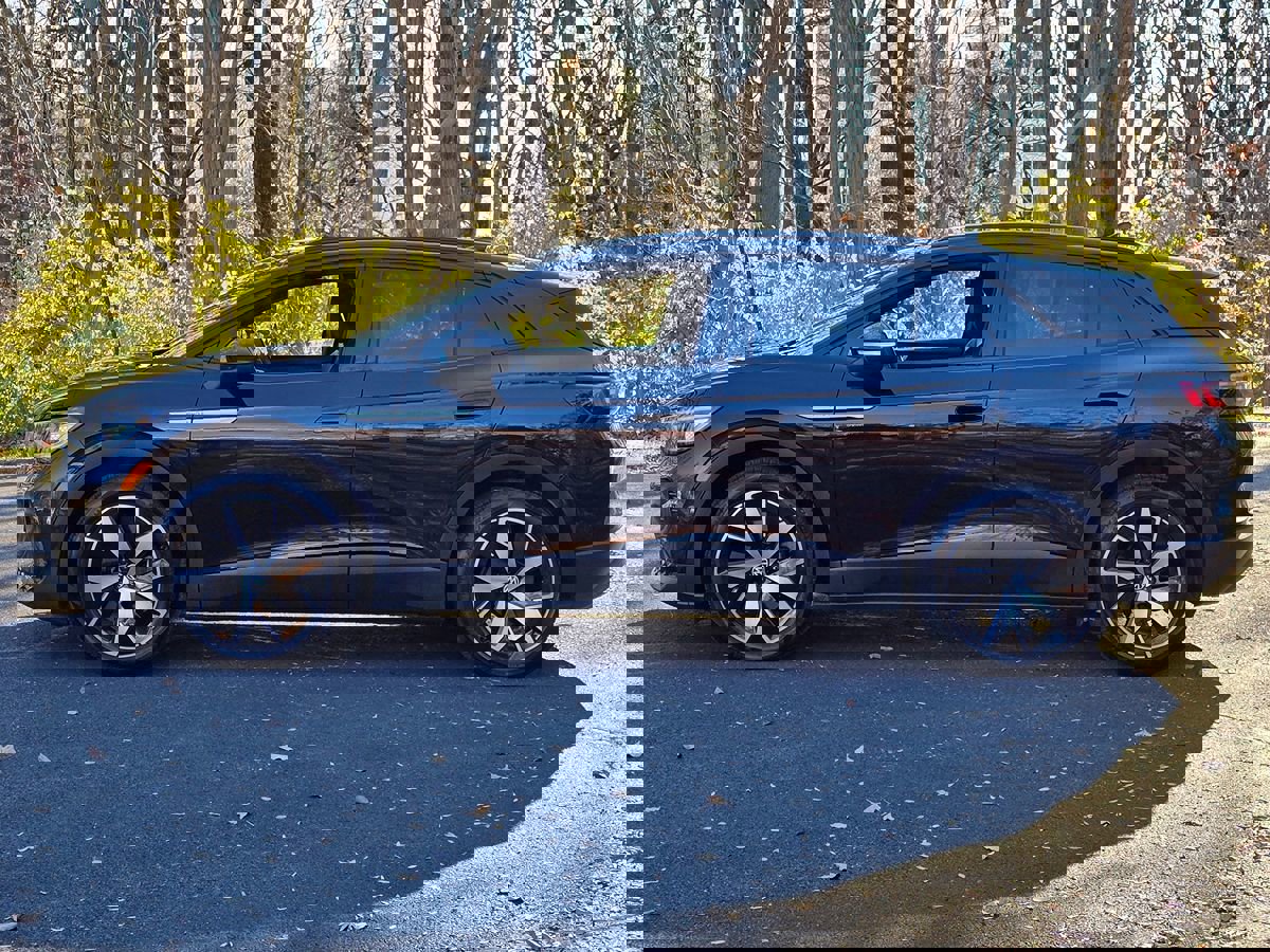 Used 2023 Volkswagen ID.4 Pro S image 3