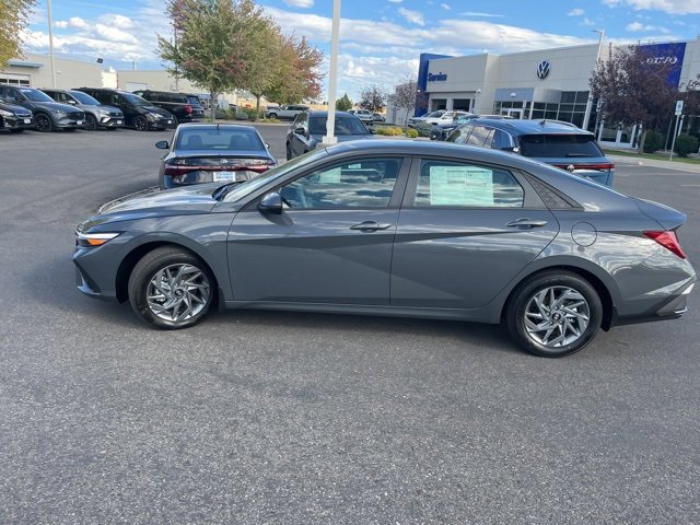 New 2025 Hyundai Elantra Blue image 2