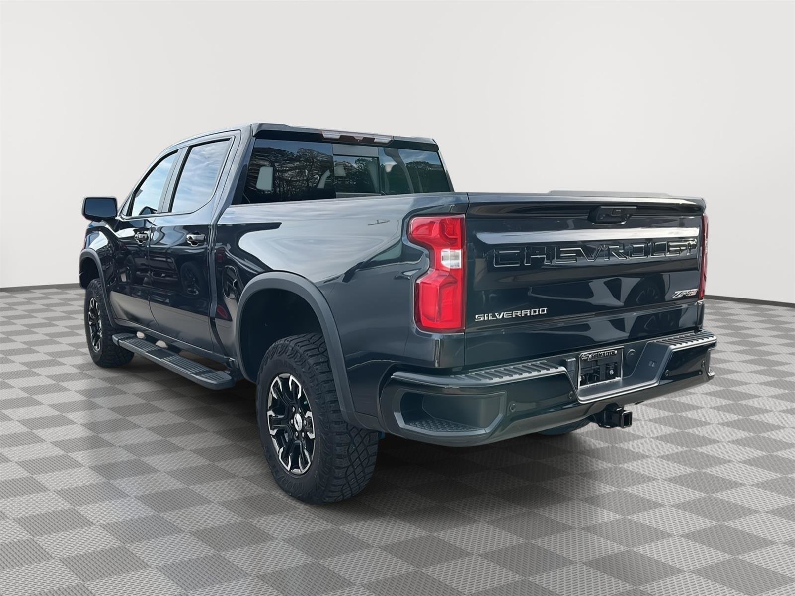 Used 2023 Chevrolet Silverado 1500 ZR2 image 3
