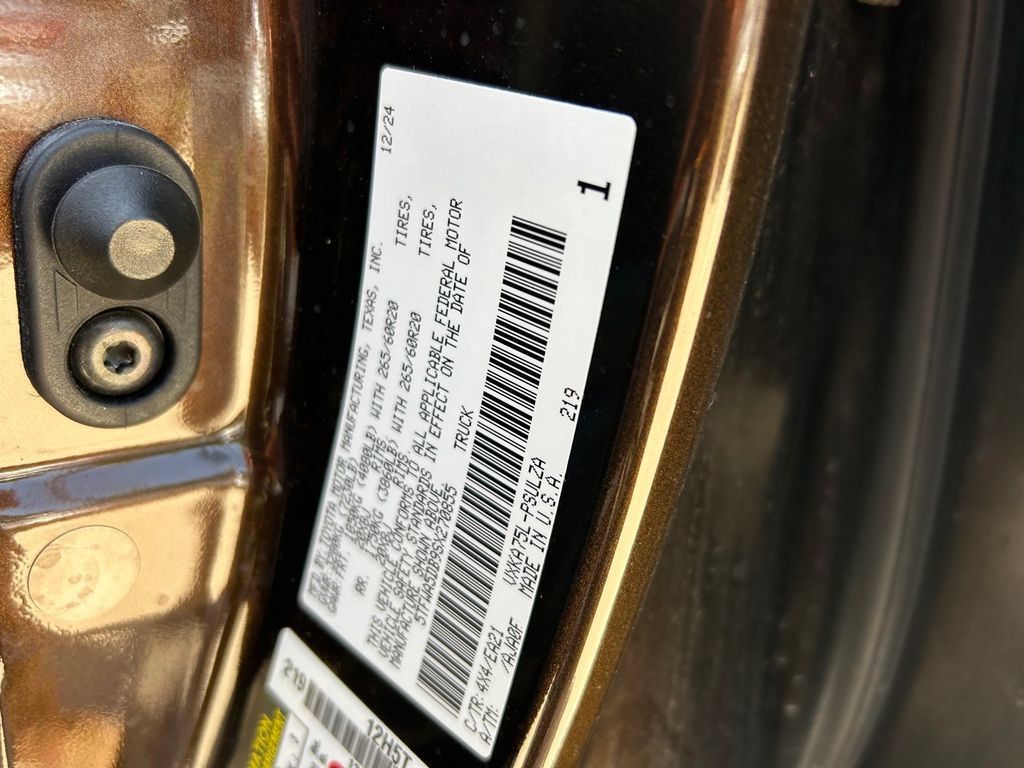 Used 2025 Toyota Tundra Limited AWD/4WD image 10