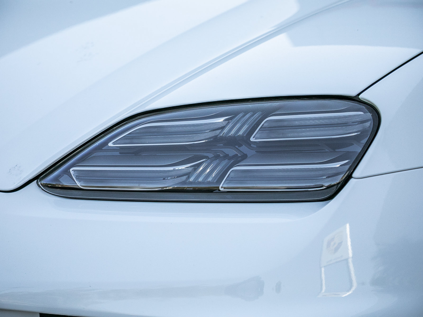 Certified 2025 Porsche Macan Electric RWD image 25