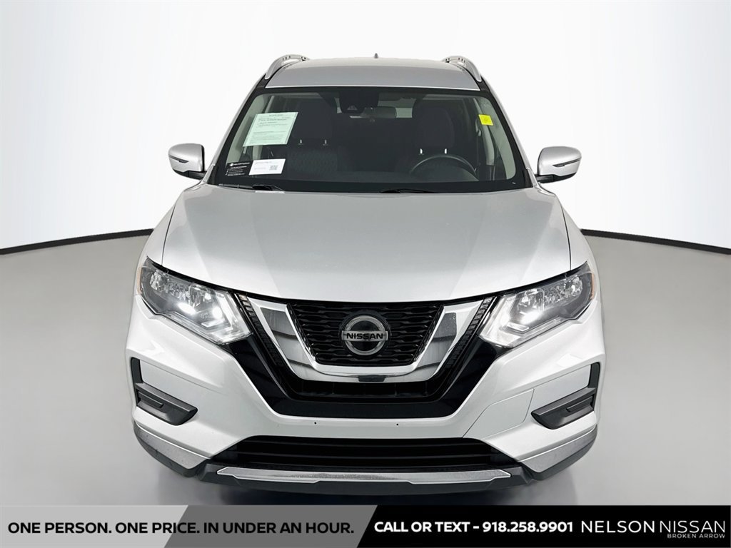 Used 2019 Nissan Rogue SV FWD image 2