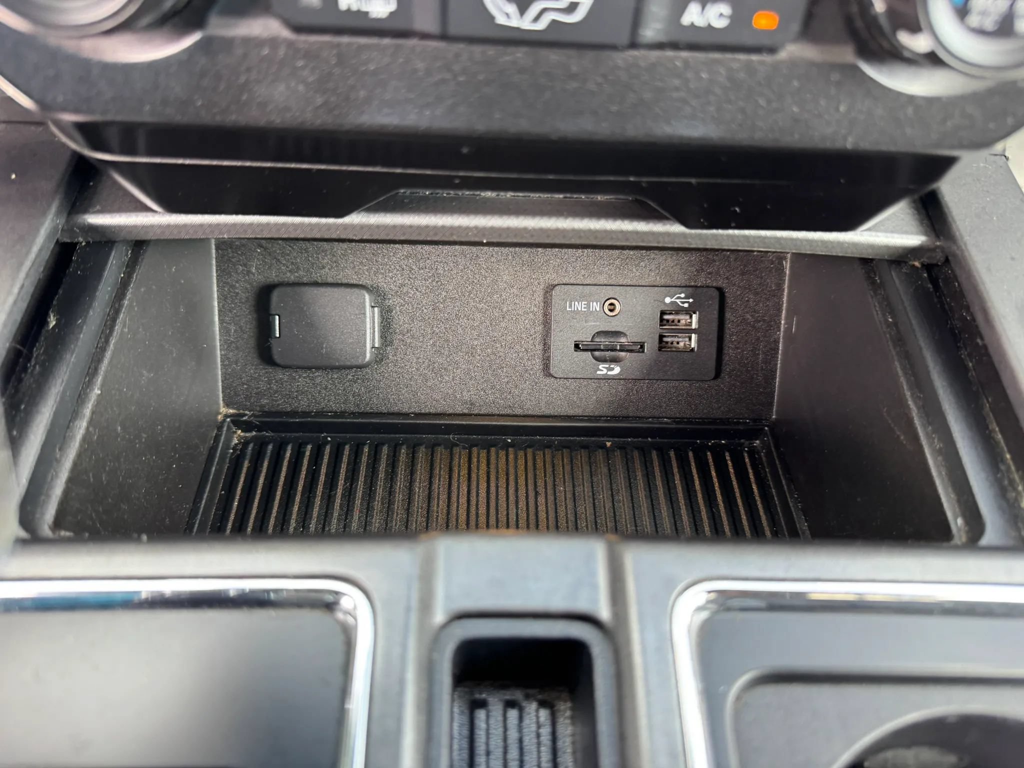 Used 2015 Ford F150 XLT w/ Equipment Group 302A Luxury AWD/4WD image 31
