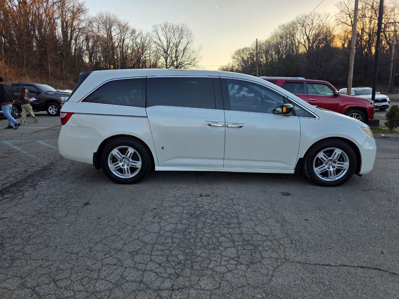 Used 2013 Honda Odyssey Touring image 4