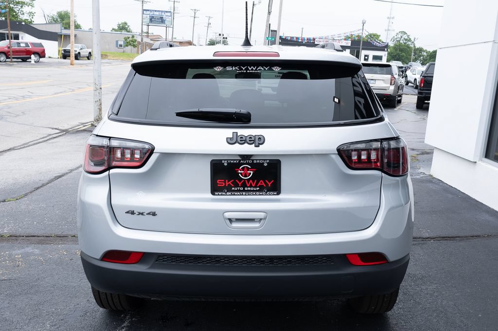 Used 2026 Jeep Compass Latitude w/ Quick Order Package 29K AWD/4WD image 4