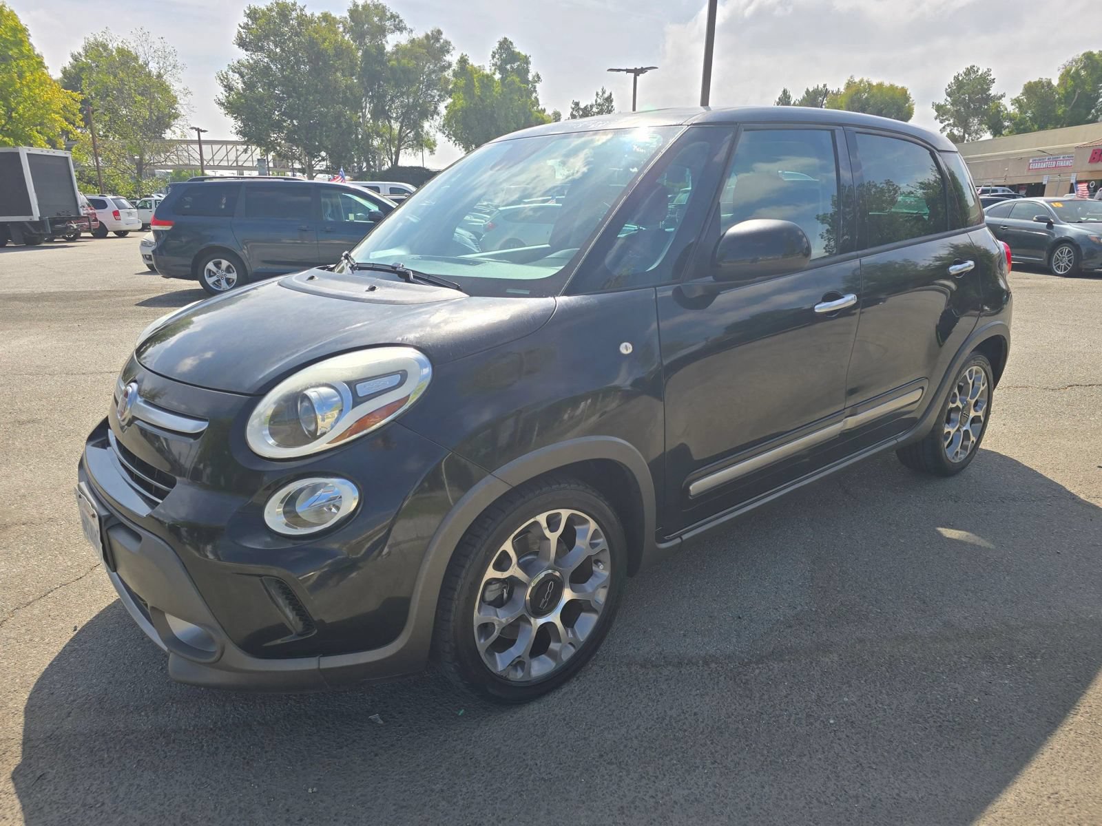Used 2014 FIAT 500L Trekking w/ Popular Equipment Group FWD image 1
