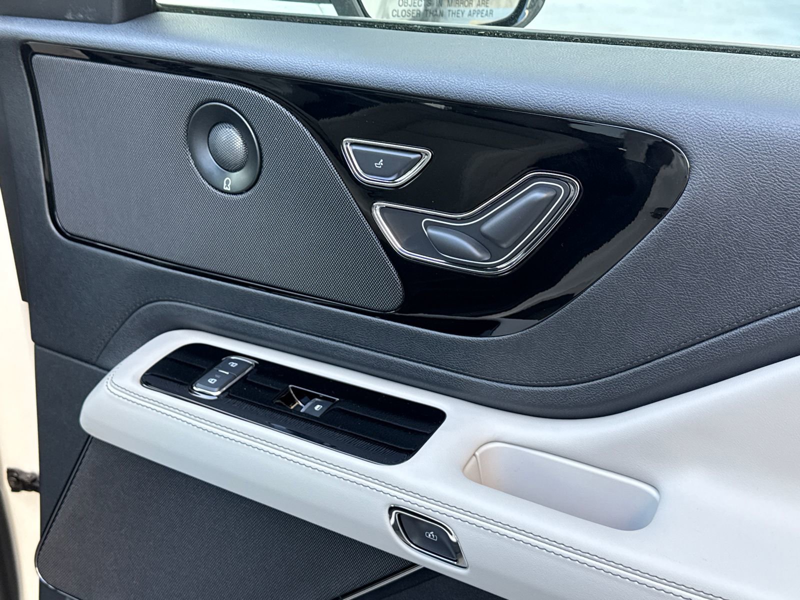 New 2026 Lincoln Aviator Reserve AWD/4WD image 7