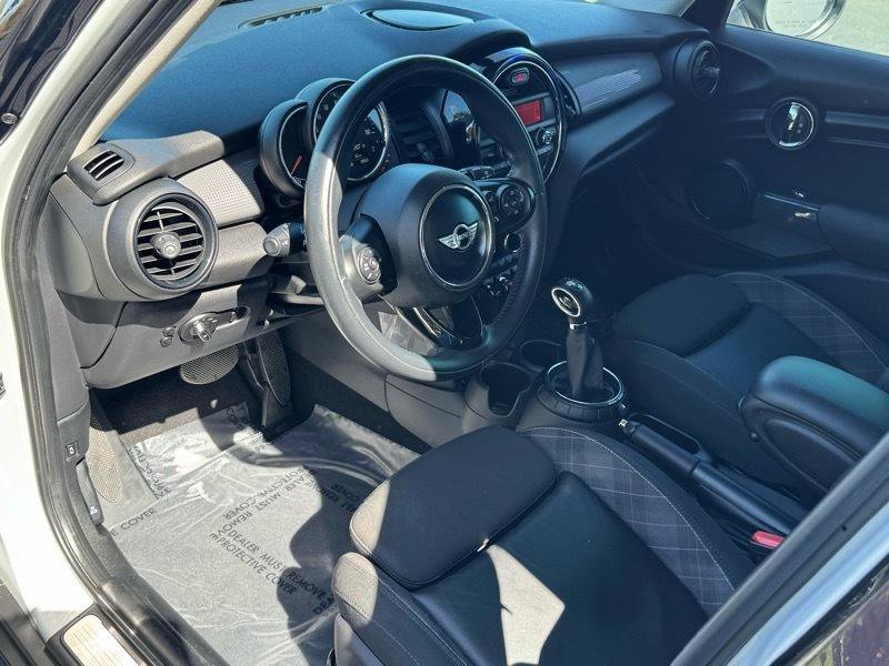 Used 2016 MINI Cooper 4-Door Hardtop image 11