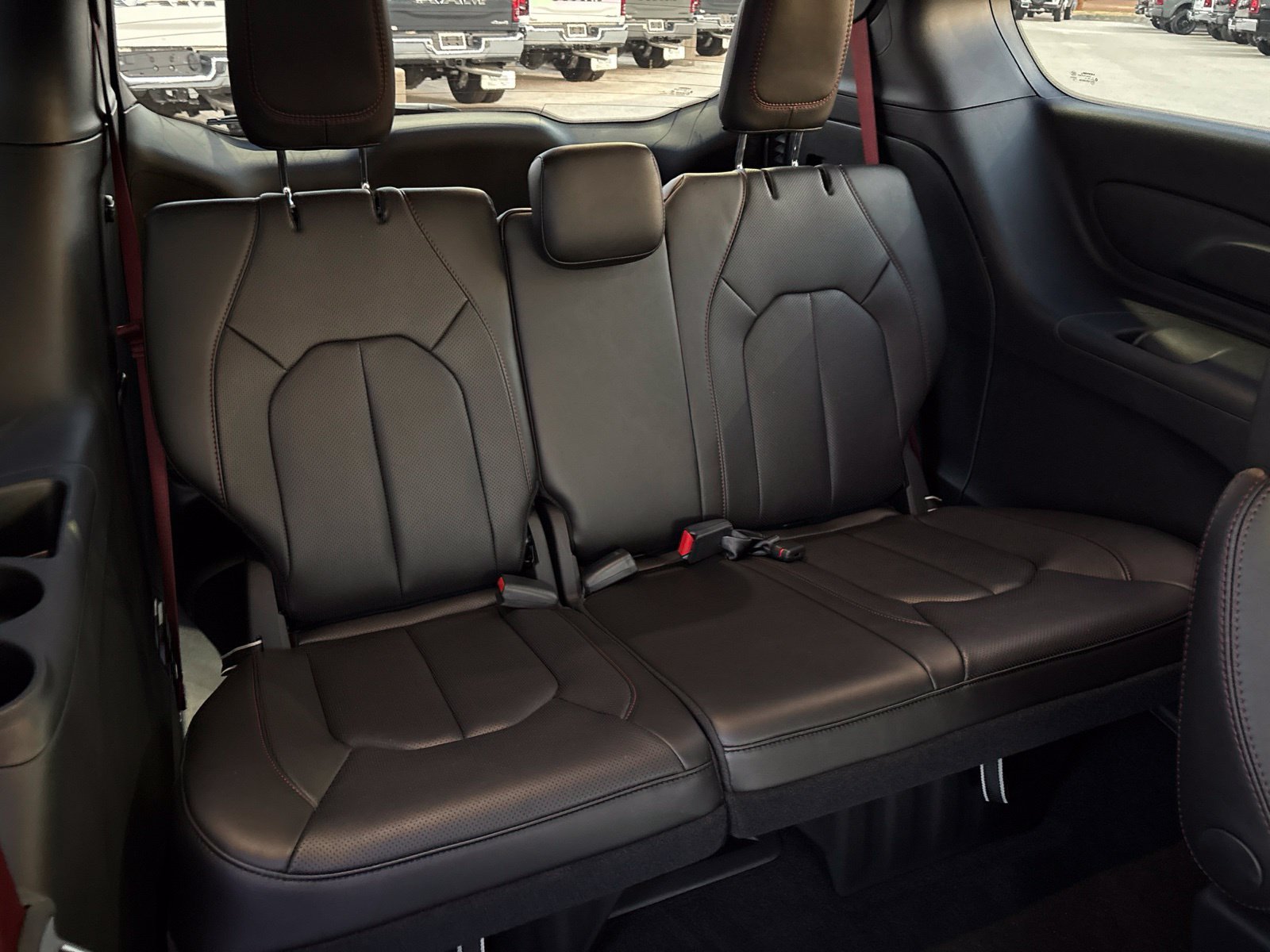 New 2027 Chrysler Pacifica Select FWD image 18