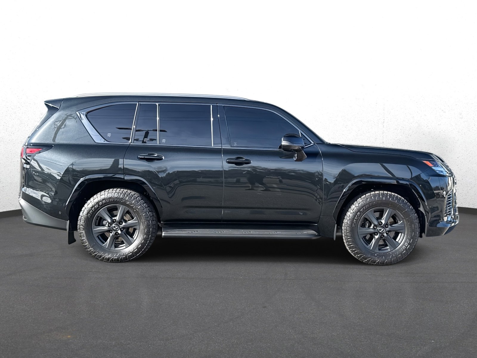 Certified 2025 Lexus LX 700h Overtrail image 2