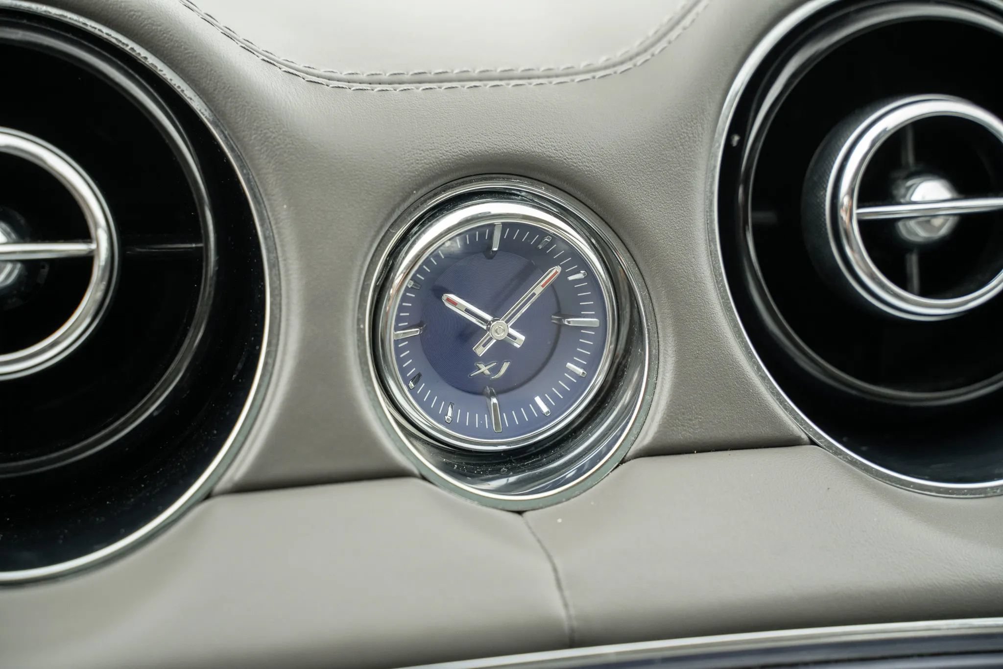 Used 2012 Jaguar XJ RWD image 25