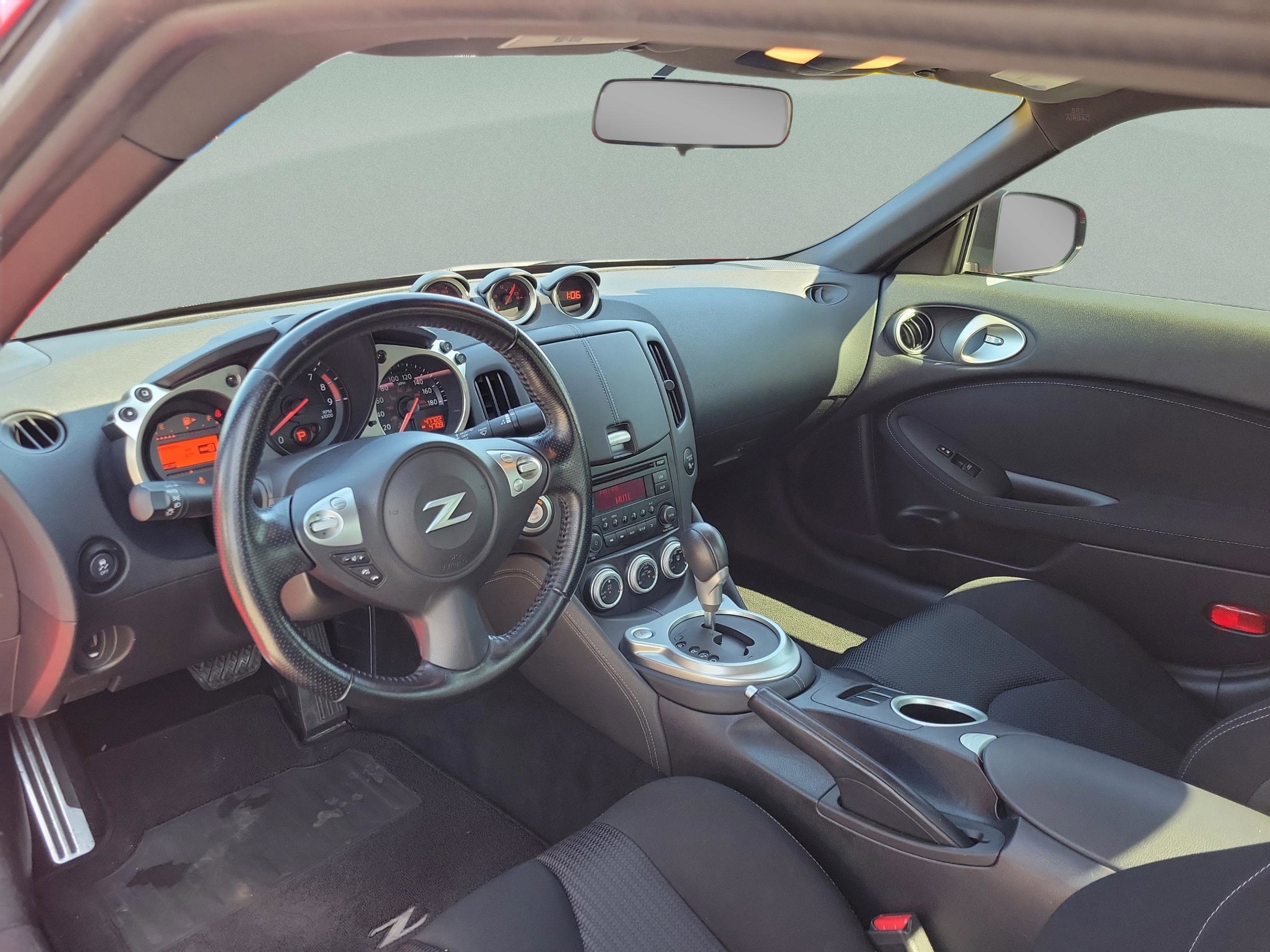 Used 2016 Nissan 370Z Coupe image 7