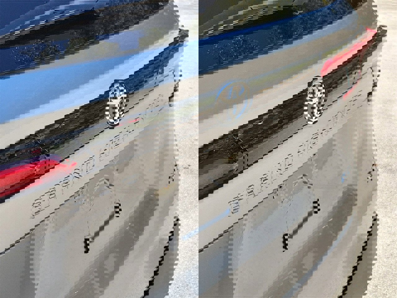 Used 2024 Toyota Grand Highlander XLE image 6