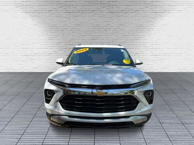 New 2025 Chevrolet TrailBlazer LT w/ Convenience Package image 2