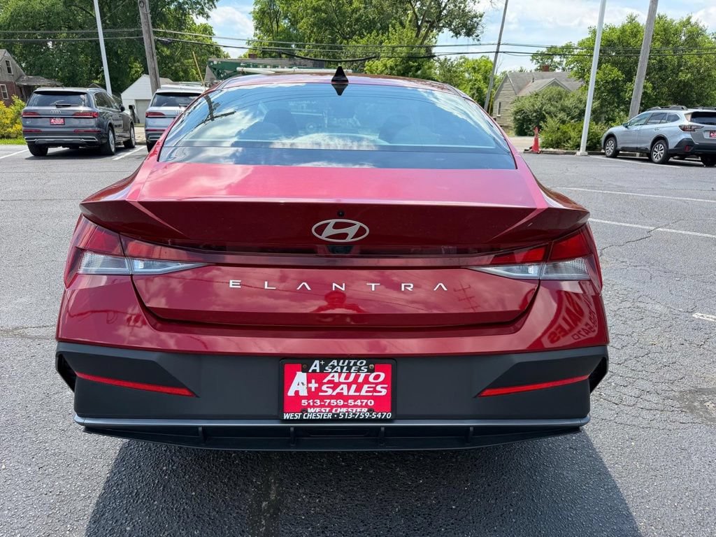 Used 2024 Hyundai Elantra SEL FWD image 6