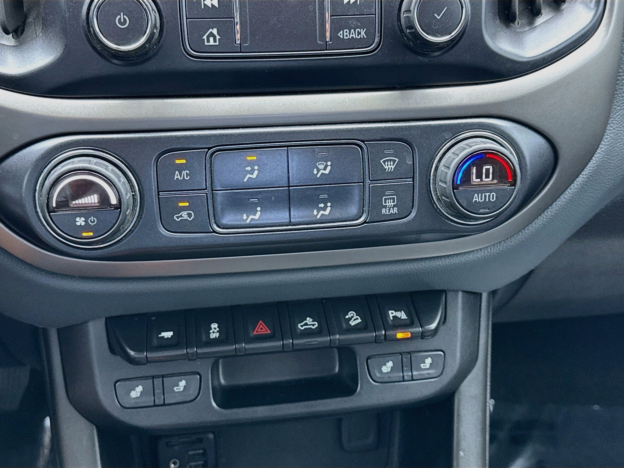 Used 2021 Chevrolet Colorado Z71 RWD image 12