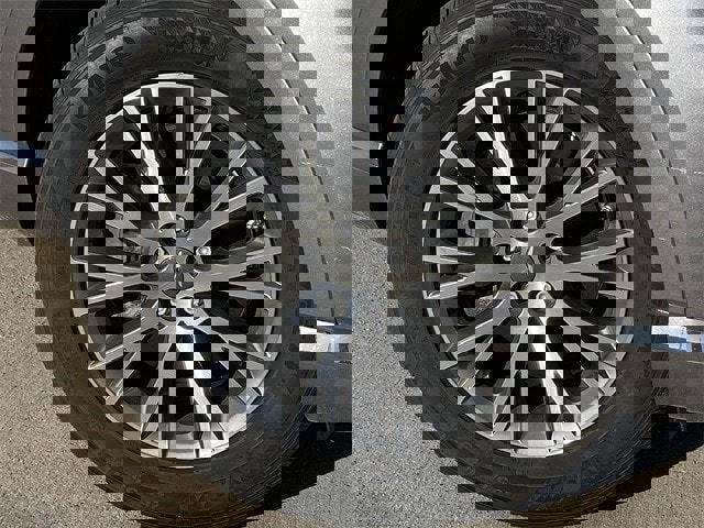 Used 2024 Genesis GV80 2.5T image 9