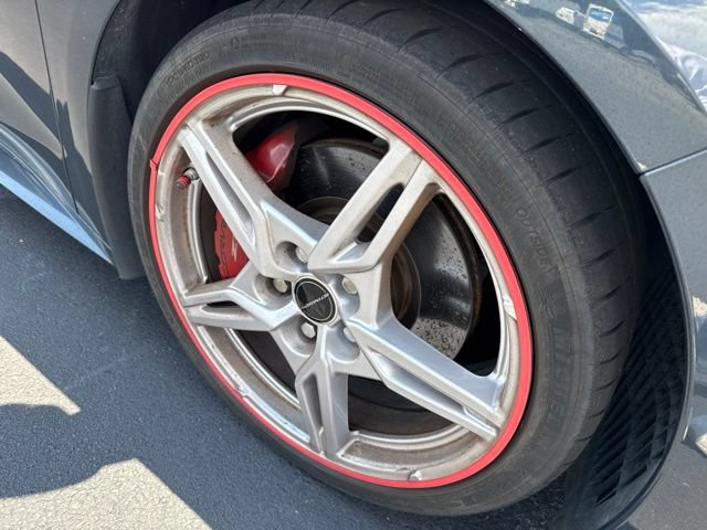 Used 2021 Chevrolet Corvette Stingray Coupe w/ Z51 Performance Package RWD image 9