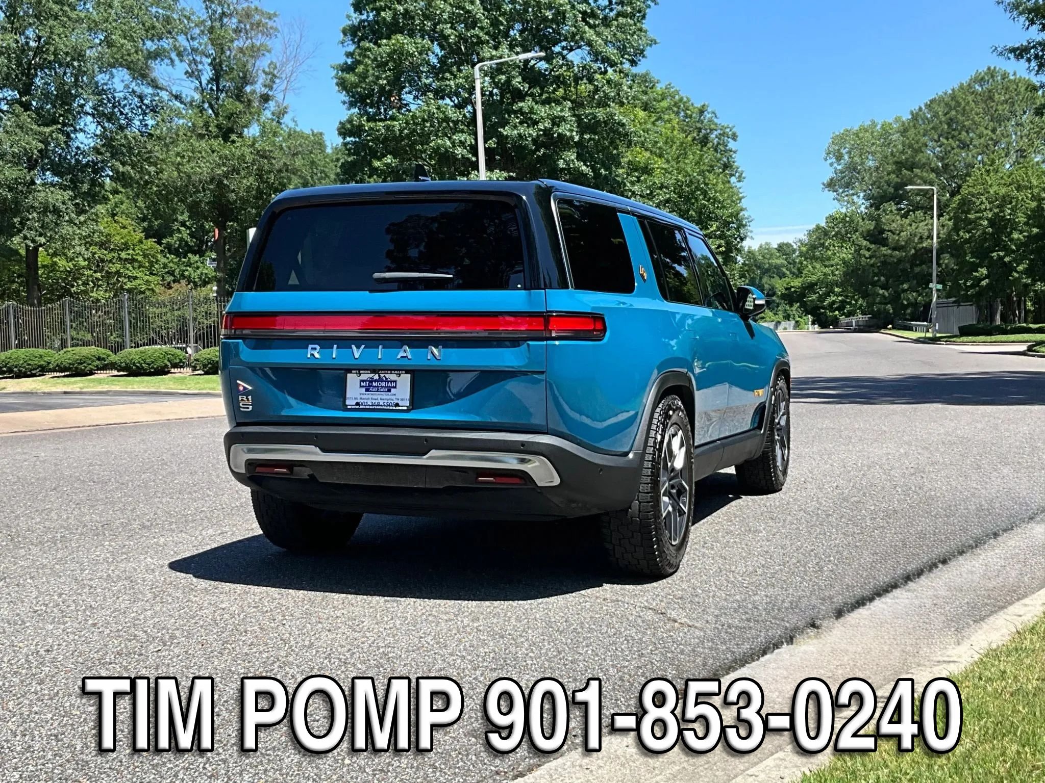 Used 2023 Rivian R1S Adventure AWD/4WD image 7