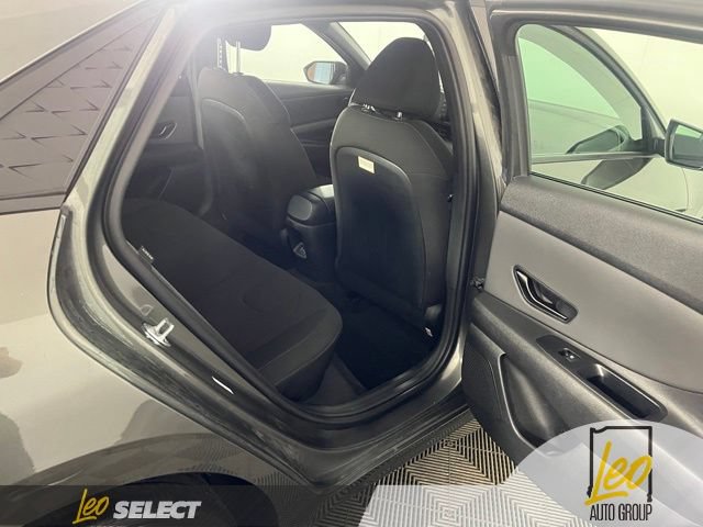 Used 2025 Hyundai Elantra Sport FWD image 11